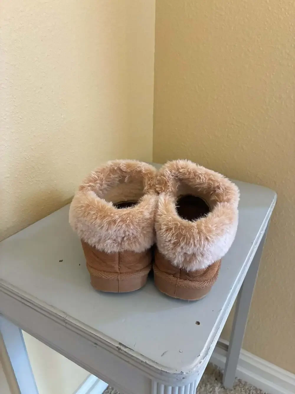 The Children's Place Girls Platform Teddy Slip Ons Tan, size 2